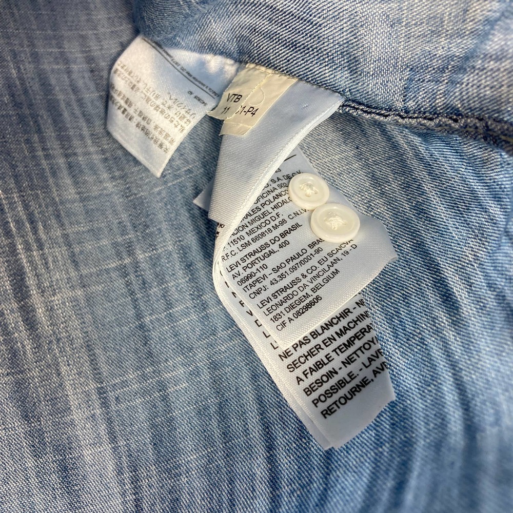 LEVIS Boyfriend Fit Button Down Denim Jean Shirt M - Picture 9 of 12